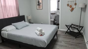 3 室のベッドルーム、デスク、アイロン / アイロン台、WiFi