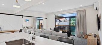 Leisure on Leo Summar