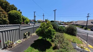 Property grounds - Steps to the Clouds · Cloud Loft Family Suite· Independent Access & Kitchen (Auckland)