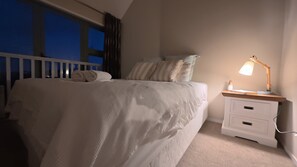 2 quartos, escrivaninha, Wi-Fi de cortesia, roupa de cama