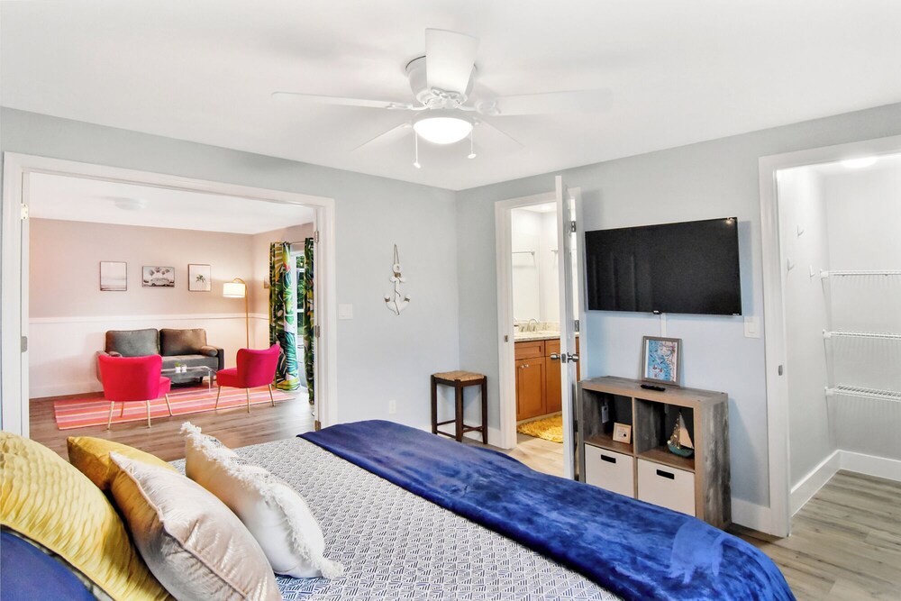 endless-summer-paradise-at-sunnybelle-yacht-club-beach-neighborhood