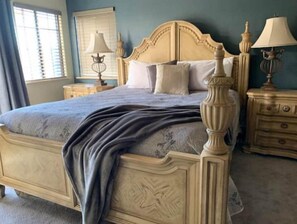 3 bedrooms, desk, travel cot, free WiFi