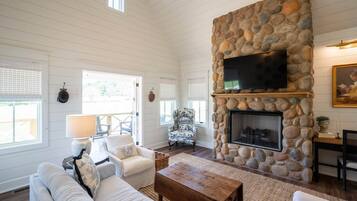 Smart TV, fireplace, stereo
