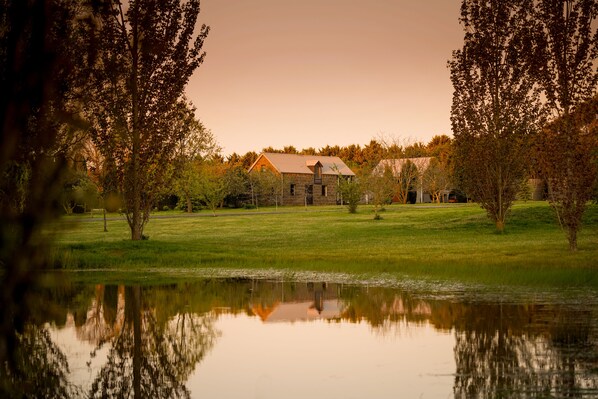 Exterior - Honeysuckle Barn & Garden (Kyneton)