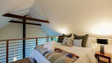 Cottage Klasik | 2 kamar tidur, seprai premium, minibar, dan didekorasi berbeda-beda