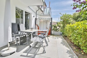 Unclassified image, 5 of 31, button