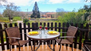 Outdoor dining - Los Gemelos Vacation Home (San Roque Del Acebal)