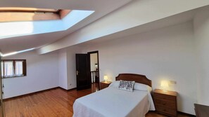 5 camere, culla da viaggio, lenzuola