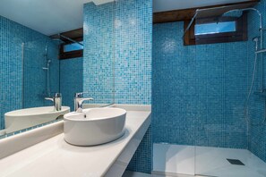 Hair dryer, towels - Casa Vacacional Maruja (Parres (Llanes))