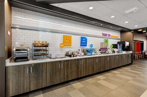 Free daily buffet breakfast  - Tru By Hilton Christiansburg (Christiansburg)