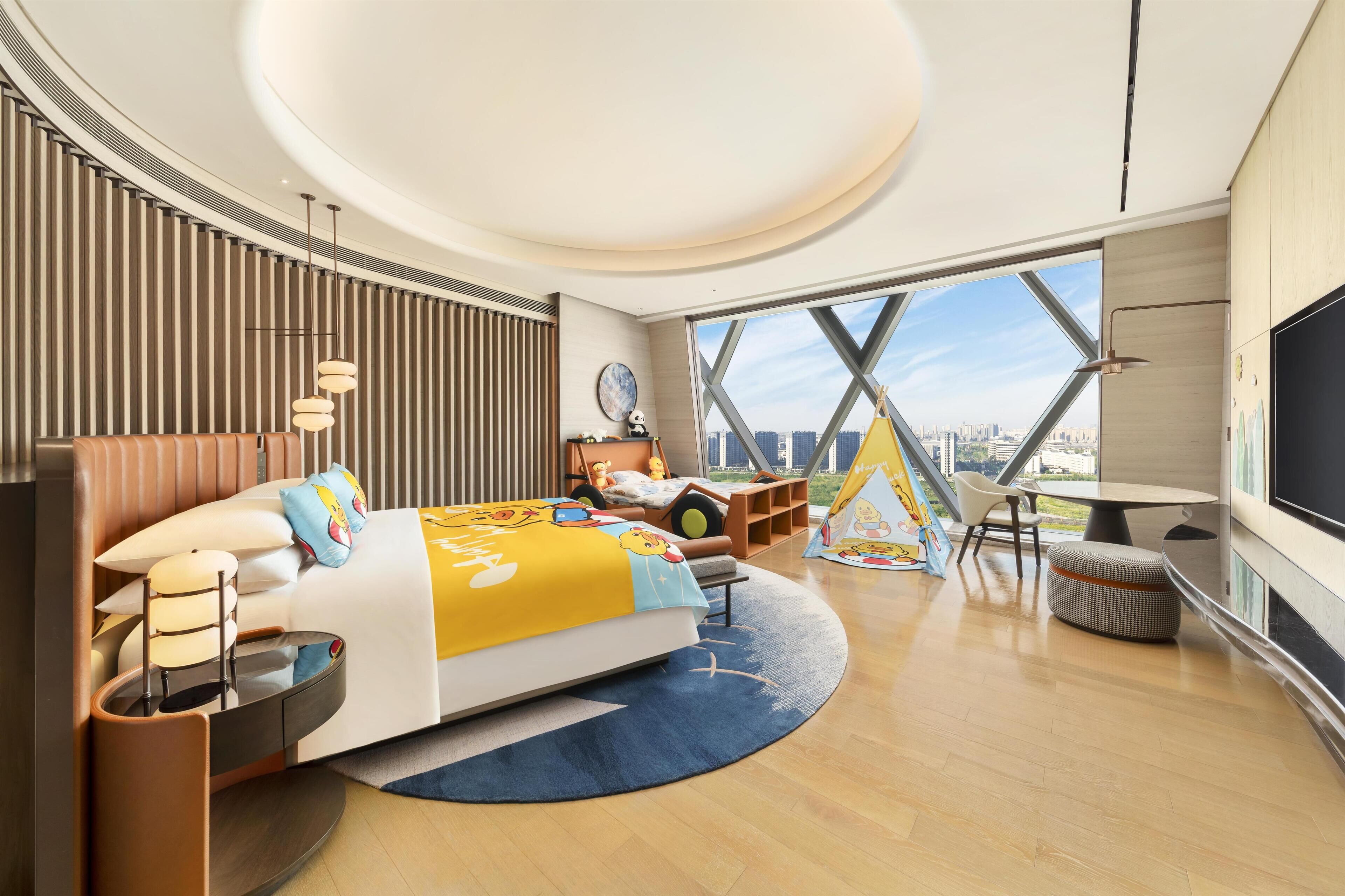 Familjerum - 1 kingsize-säng - sjöutsikt | Sängtillbehör av högsta kvalitet, duntäcken, bäddmadrasser och minibar