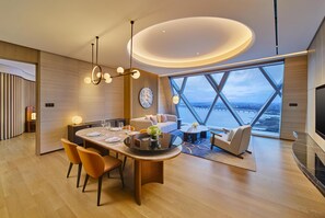 Deluxe-Suite, 1 King-Bett | Wohnbereich