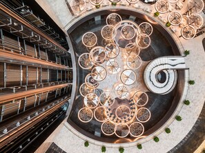 Coin salon dans le hall