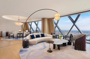 Exclusive Suite, 1 King Bed (Ambassador) | Living area