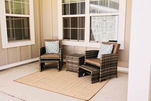 Property grounds - Escape to Oasis: A Tech-Infused Luxury Home with Outdoor Paradise! (Columbus)