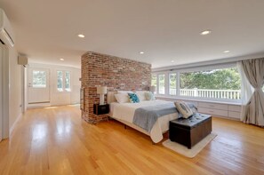 5 Schlafzimmer, Bügeleisen/Bügelbrett, WLAN, Bettwäsche