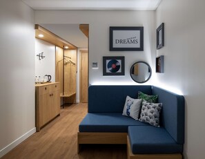 標準雙床房, 2 張單人床, 非吸煙房 | 客廳 | 電視