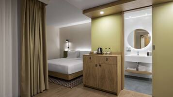 Regendusche, kostenlose Toilettenartikel, Haartrockner, Hausschuhe