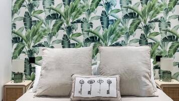 2 slaapkamers, een strijkplank/strijkijzer, internet, beddengoed