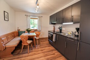 Køleskab, ovn, kogeplade, opvaskemaskine