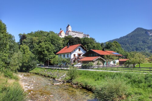 Ebenerdige Ferienwohnung Schlossblick 60 qm, Separates Schlafzimmer, Terrasse