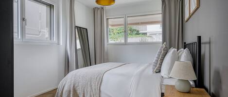 2 bedrooms, iron/ironing board, WiFi, bed sheets