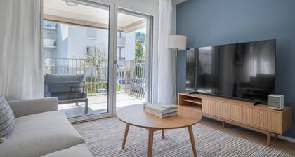 Luxe Wiedikon 2BR w/ Storage & W/D, nr Market, by Blueground