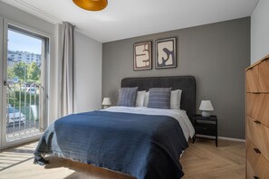 2 chambres, fer et planche à repasser, Wi-Fi, draps fournis