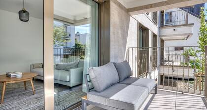 Luxe Wiedikon 2BR w/ Storage & W/D, nr Market, by Blueground