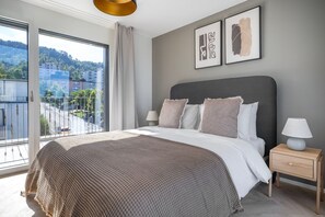 1 habitación, tabla de planchar con plancha, wifi y ropa de cama 