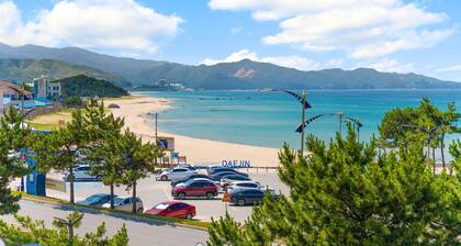 Donghae Badae Meomuleuda