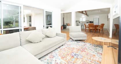 1 bedroom 1 bath house w patio incl car