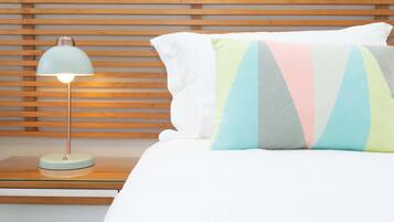 1 habitación, tabla de planchar con plancha y internet