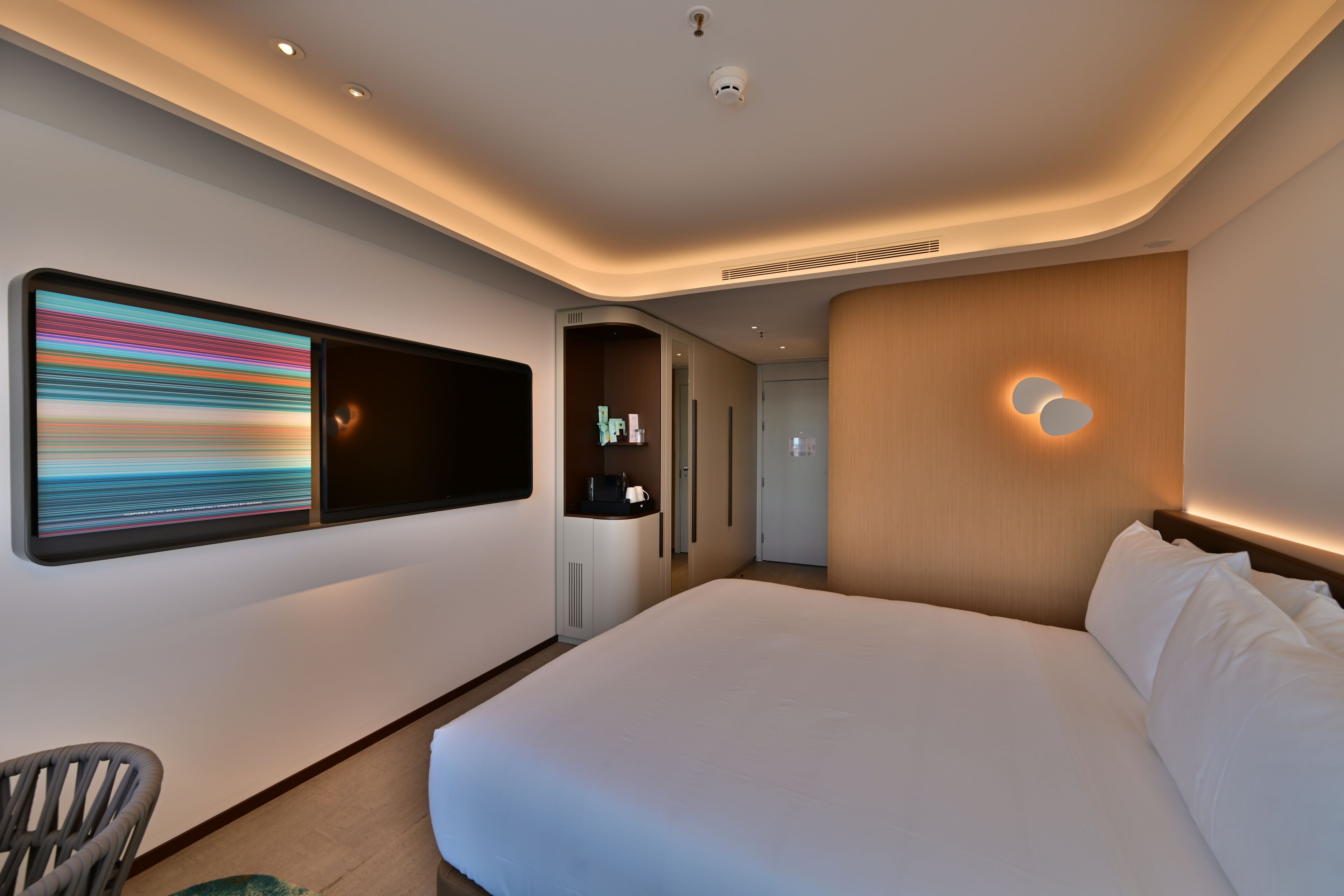 Room, 1 Katil Raja (King), City View (City View) | Bar mini, peti besi dalam bilik, meja, ruang kerja komputer riba 