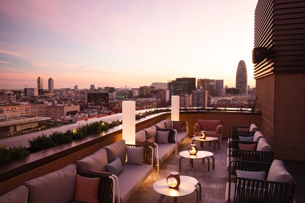Rooftop terrace - Labtwentytwo Barcelona, A Tribute Portfolio Hotel (Barcelona)