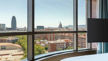 Zimmer, 1 King-Bett, Stadtblick (City View) | Minibar, Zimmersafe, Schreibtisch, laptopgeeigneter Arbeitsplatz