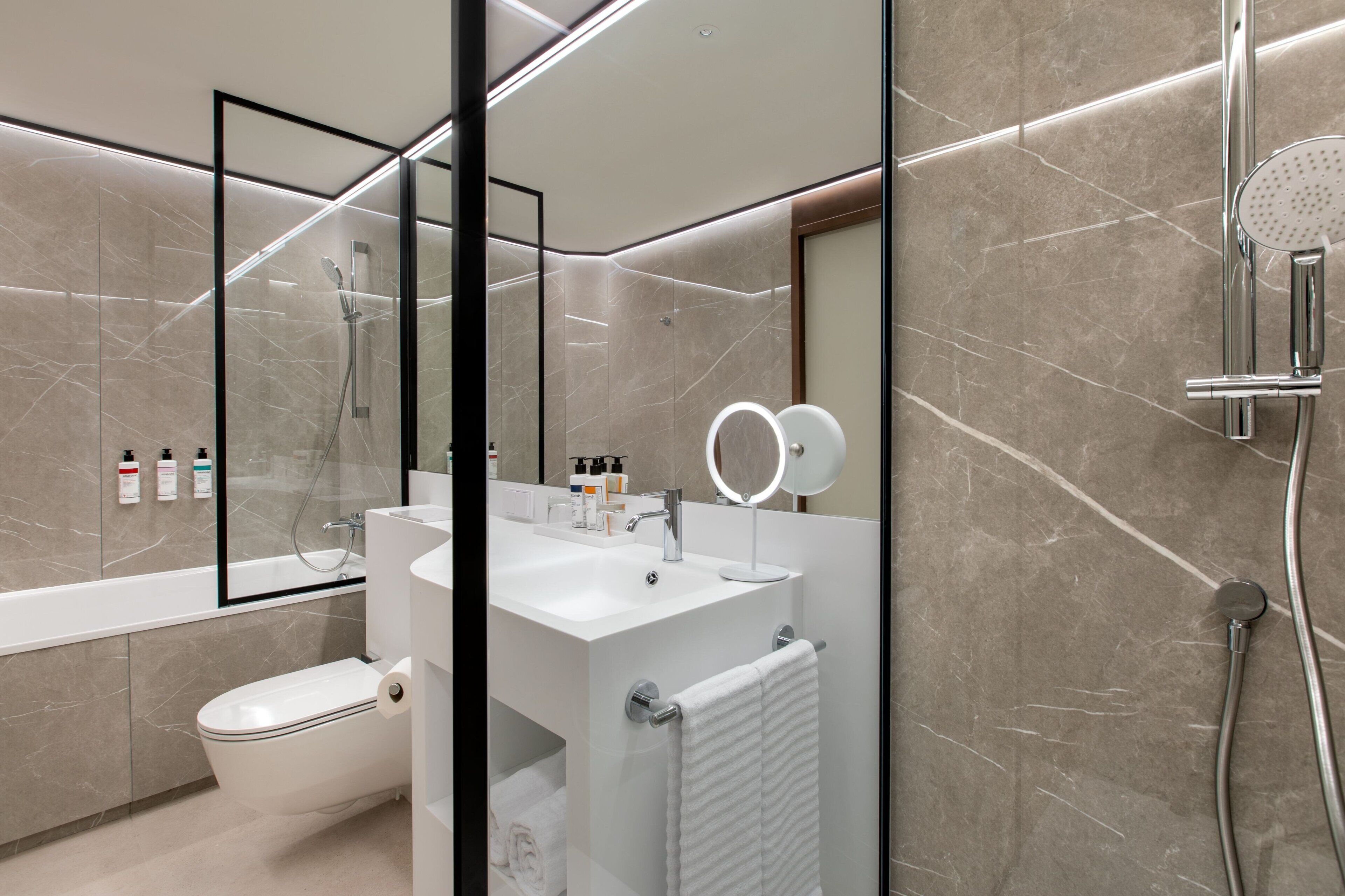 Photo - Labtwentytwo Barcelona, A Tribute Portfolio Hotel