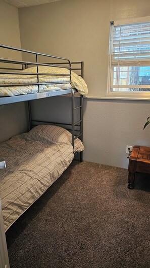 3 bedrooms, WiFi, bed sheets