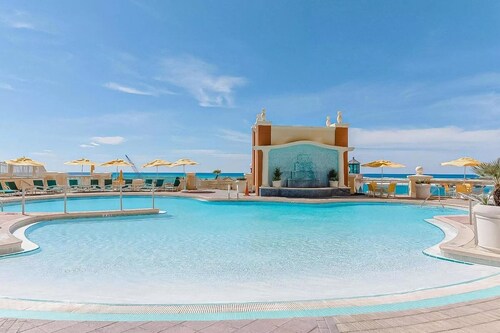 1-Bedroom Luxury Stay at Emerald Grande – Ocean Views & Resort Amenities