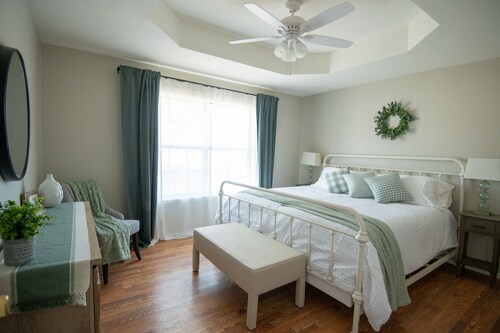 New! Cozy Home 10 min to Magnolia and Baylor