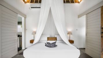 Deluxe Villa, 4 Bedrooms, Private Pool, Pool View | 4 bedrooms, premium bedding, in-room safe, desk