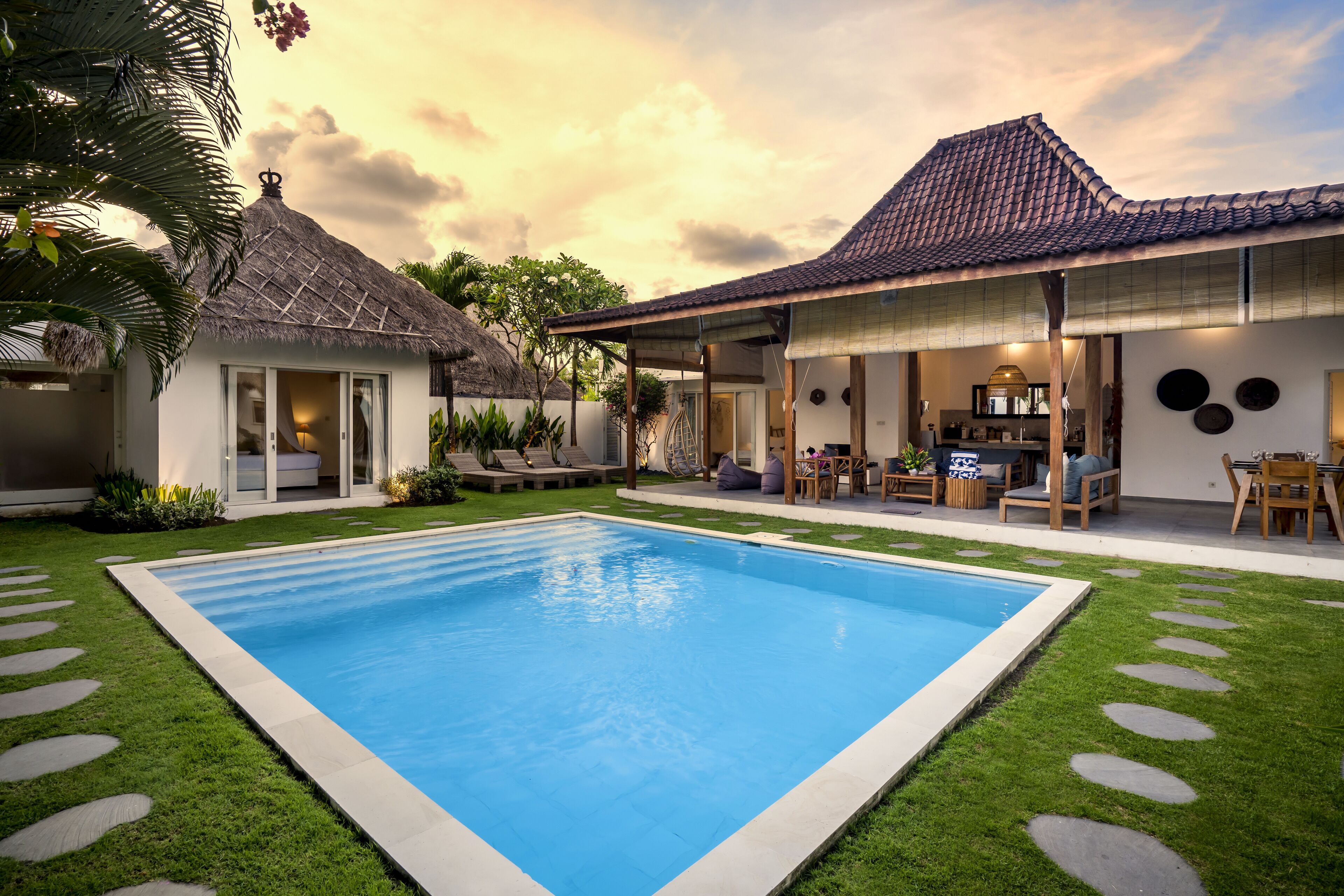 Outdoor pool, pool loungers
