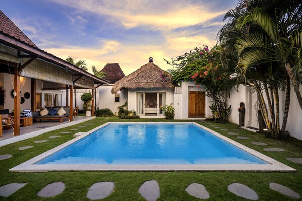 Outdoor pool, sun loungers