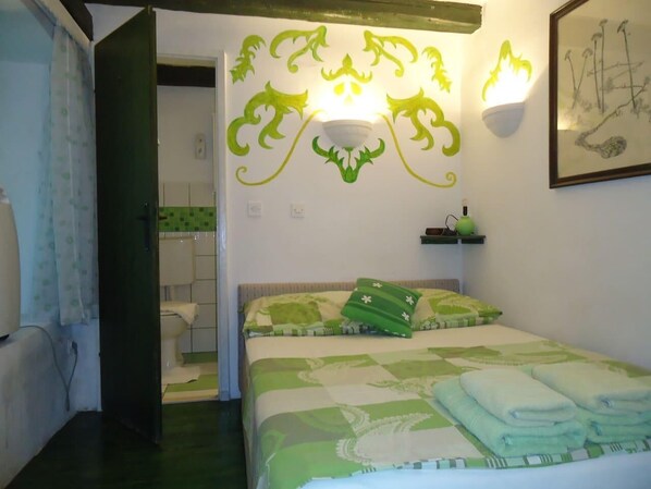 1 bedroom, WiFi, bed sheets