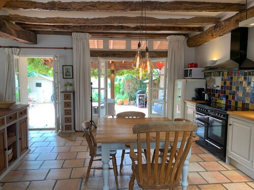 2 Bed Vineyard House - Sleeps 6 - Pets Welcome