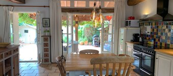 2 Bed Vineyard House - Sleeps 6 - Pets Welcome