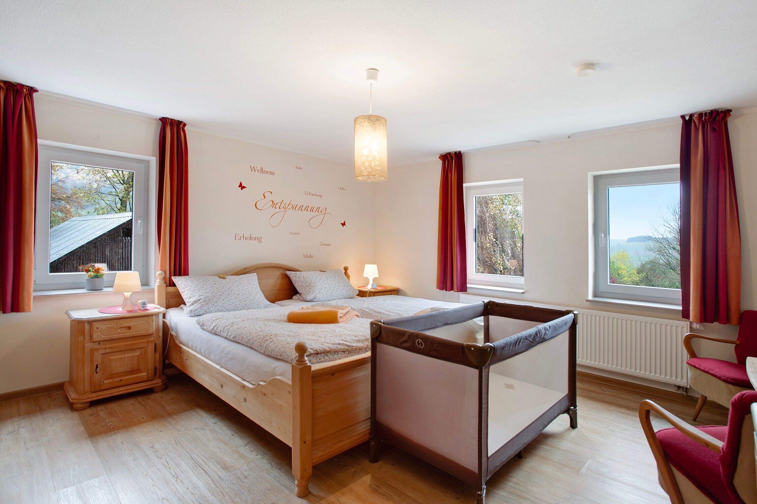 2 bedrooms, desk, iron/ironing board, free WiFi