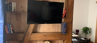 Apartment 'Wohnen Im Herzen Der Stadt' with Wi-Fi