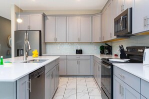 6 bedrooms - Wonderful 6bd 5bat w Golf Course Championsgate (Kissimmee)