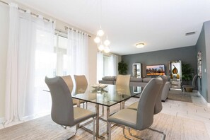 6 bedrooms - Wonderful 6bd 5bat w Golf Course Championsgate (Kissimmee)